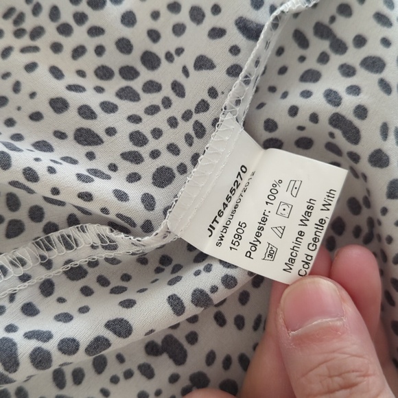 Shein short sleeved wrap around blouse - Picture 7 of 7